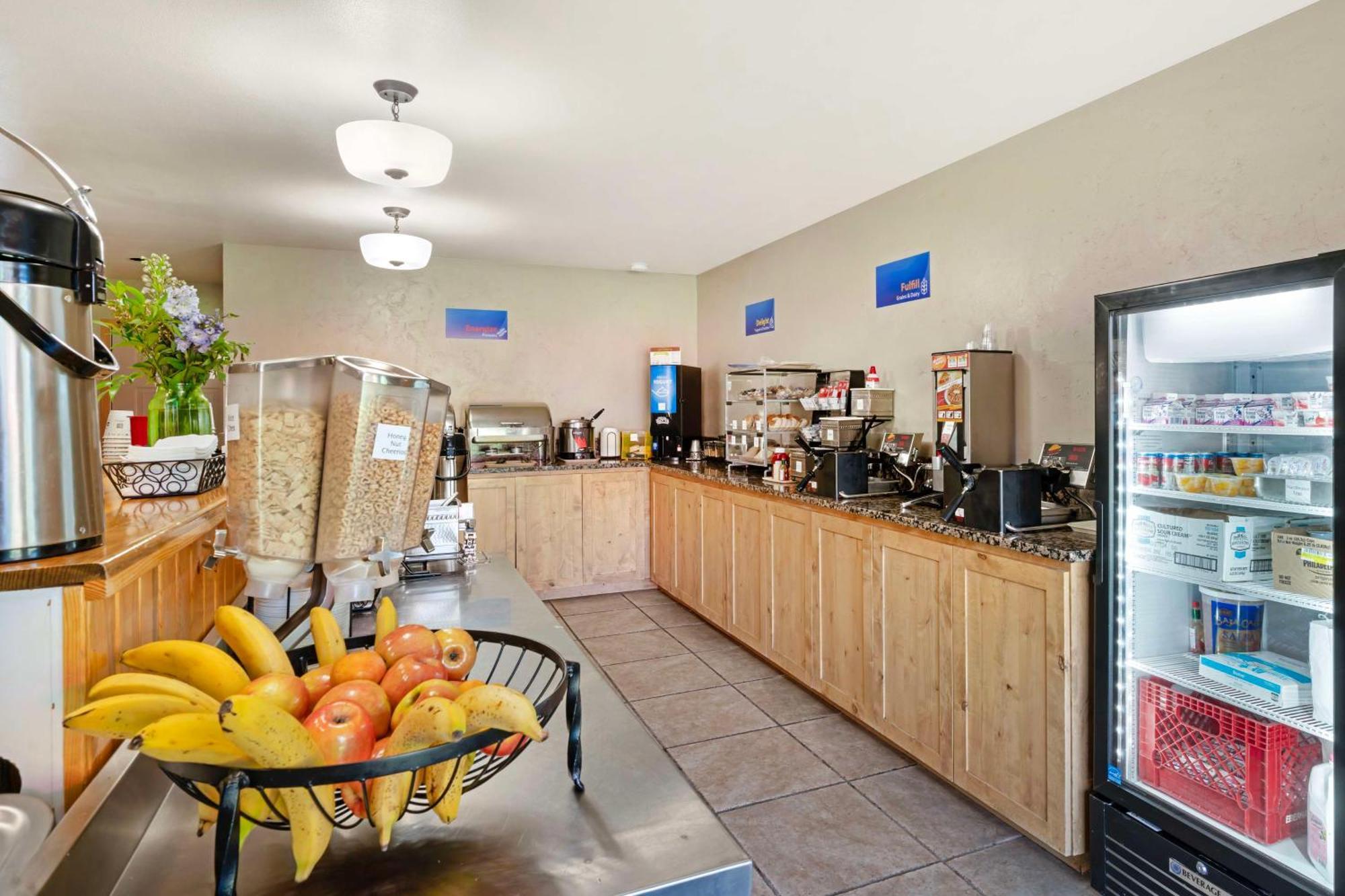 Best Western Ponderosa Lodge Систерс Экстерьер фото
