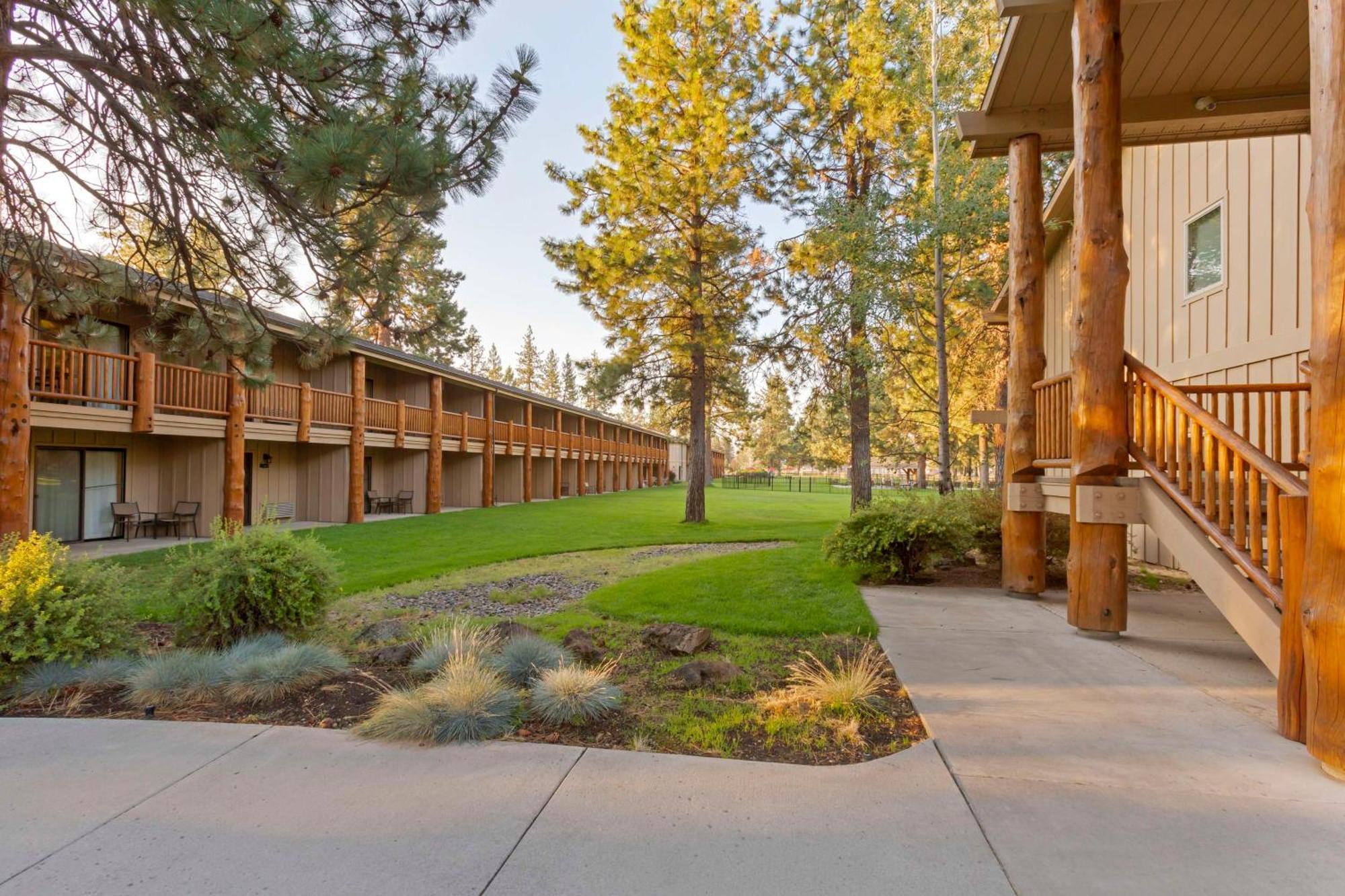 Best Western Ponderosa Lodge Систерс Экстерьер фото