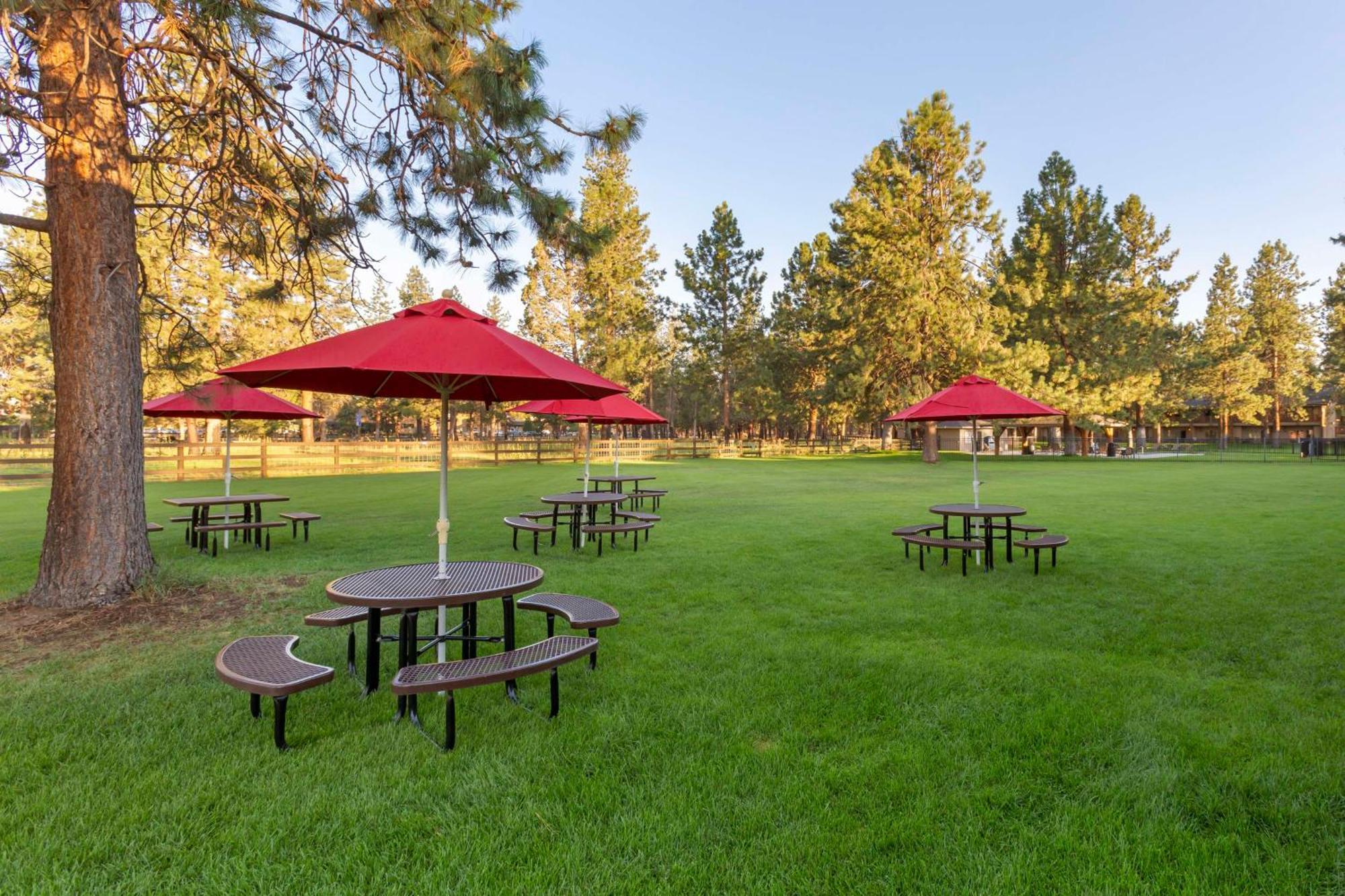 Best Western Ponderosa Lodge Систерс Экстерьер фото